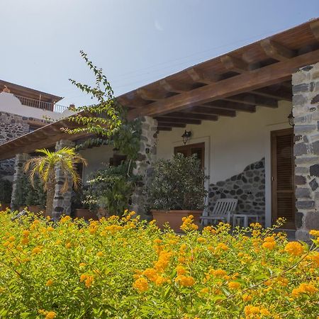 Hotel Residence Acquacalda Липари Екстериор снимка