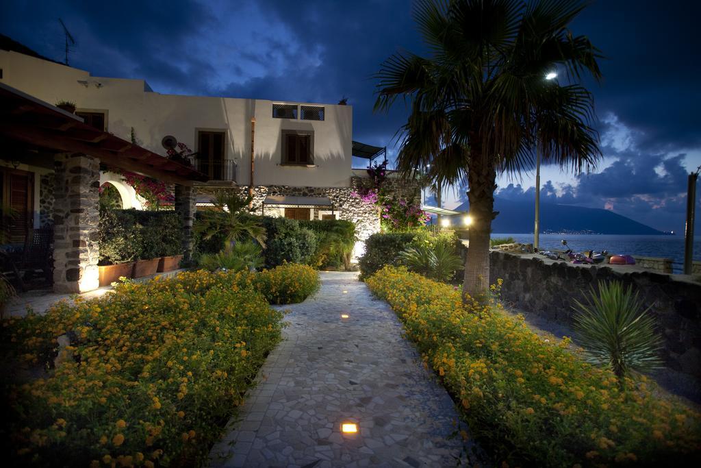 Hotel Residence Acquacalda Липари Екстериор снимка