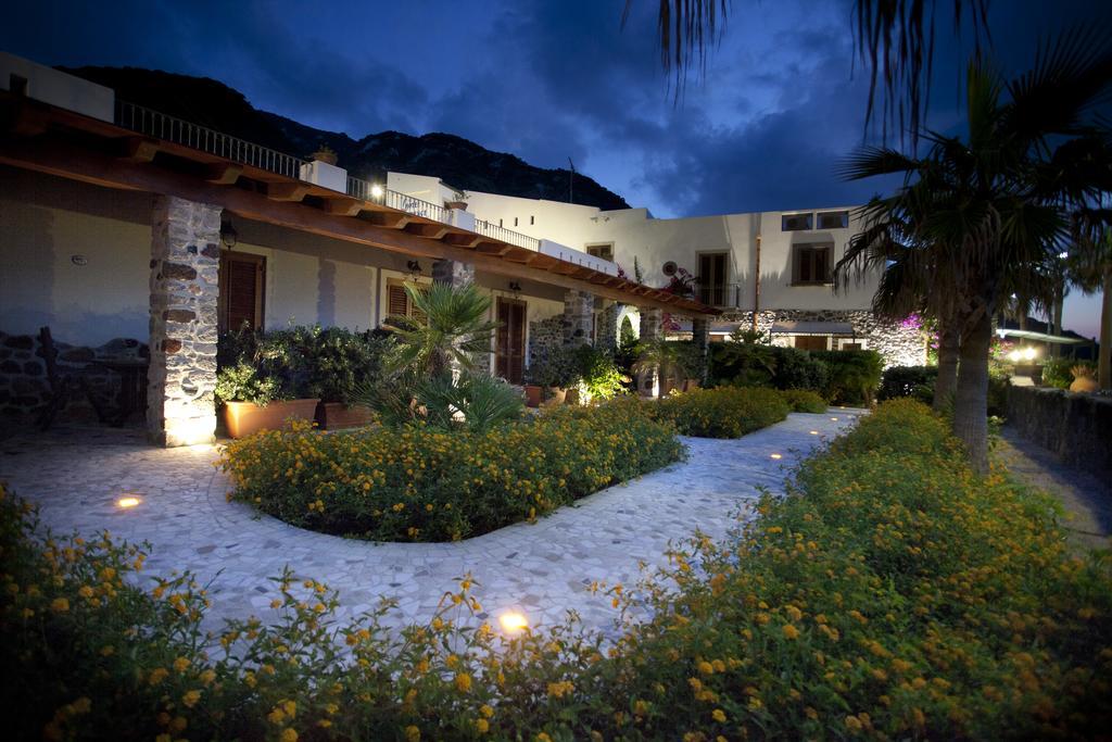 Hotel Residence Acquacalda Липари Екстериор снимка