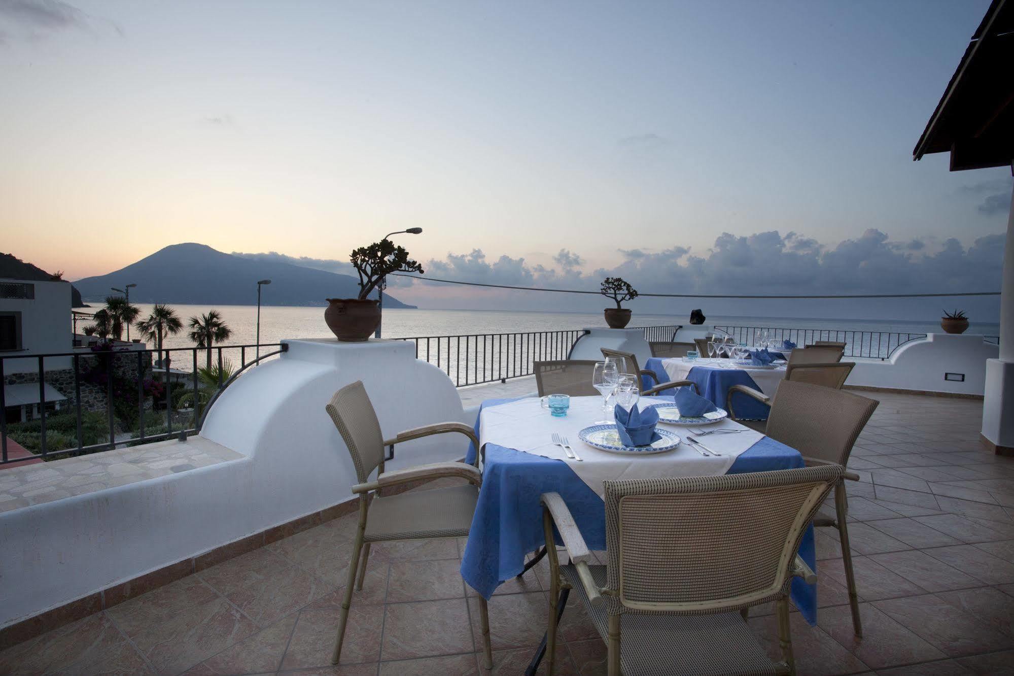 Hotel Residence Acquacalda Липари Екстериор снимка