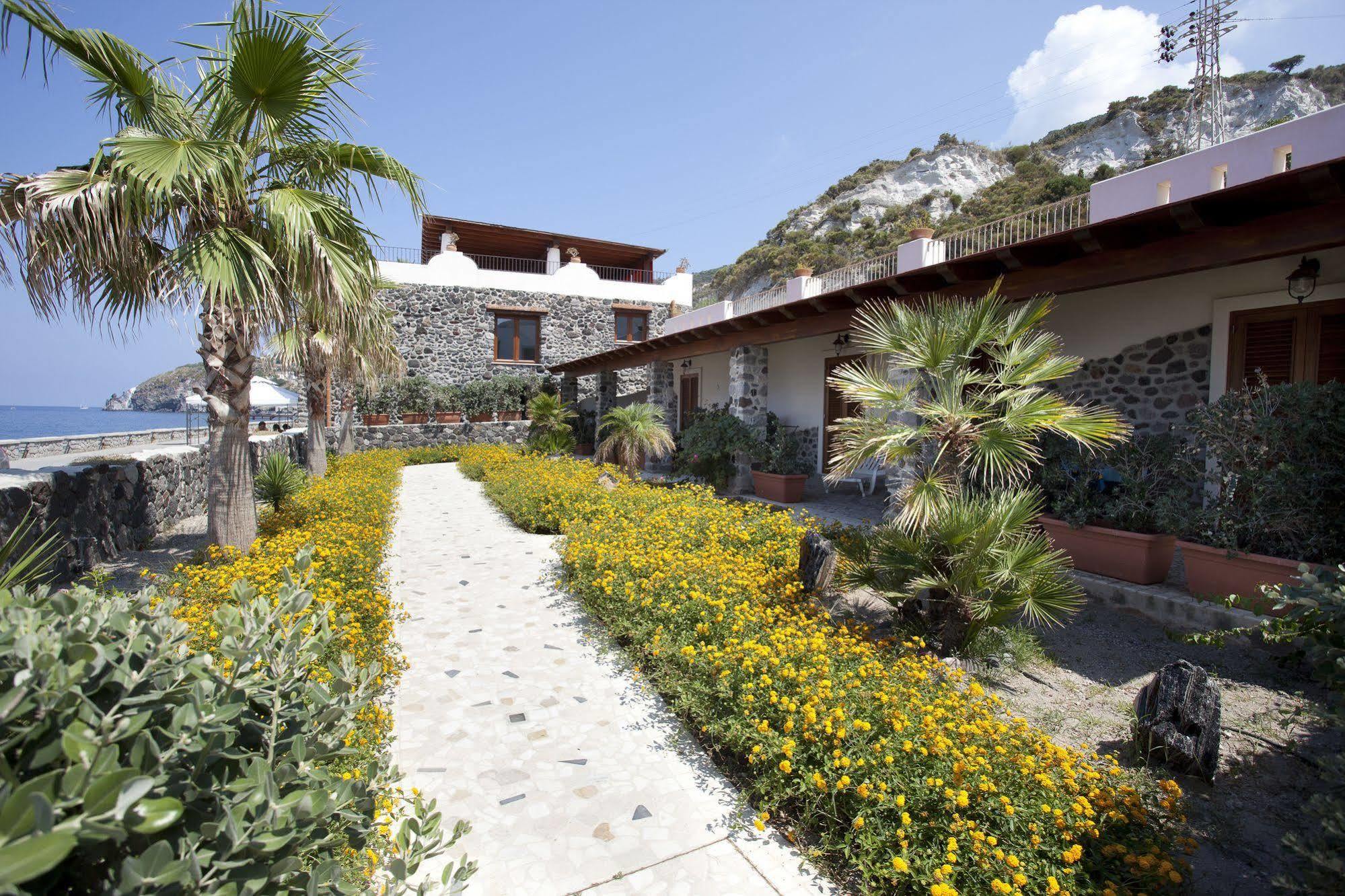 Hotel Residence Acquacalda Липари Екстериор снимка