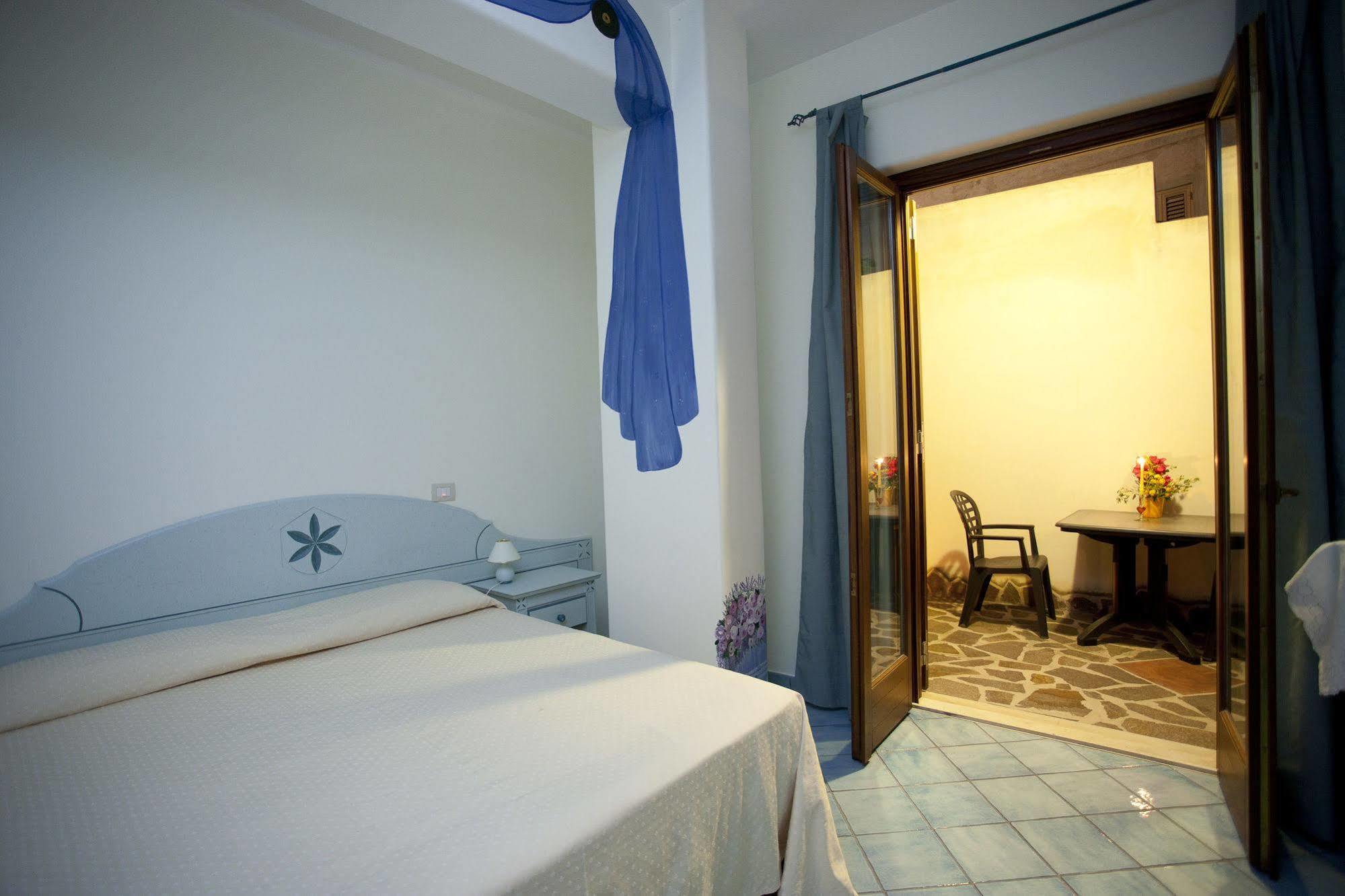 Hotel Residence Acquacalda Липари Екстериор снимка
