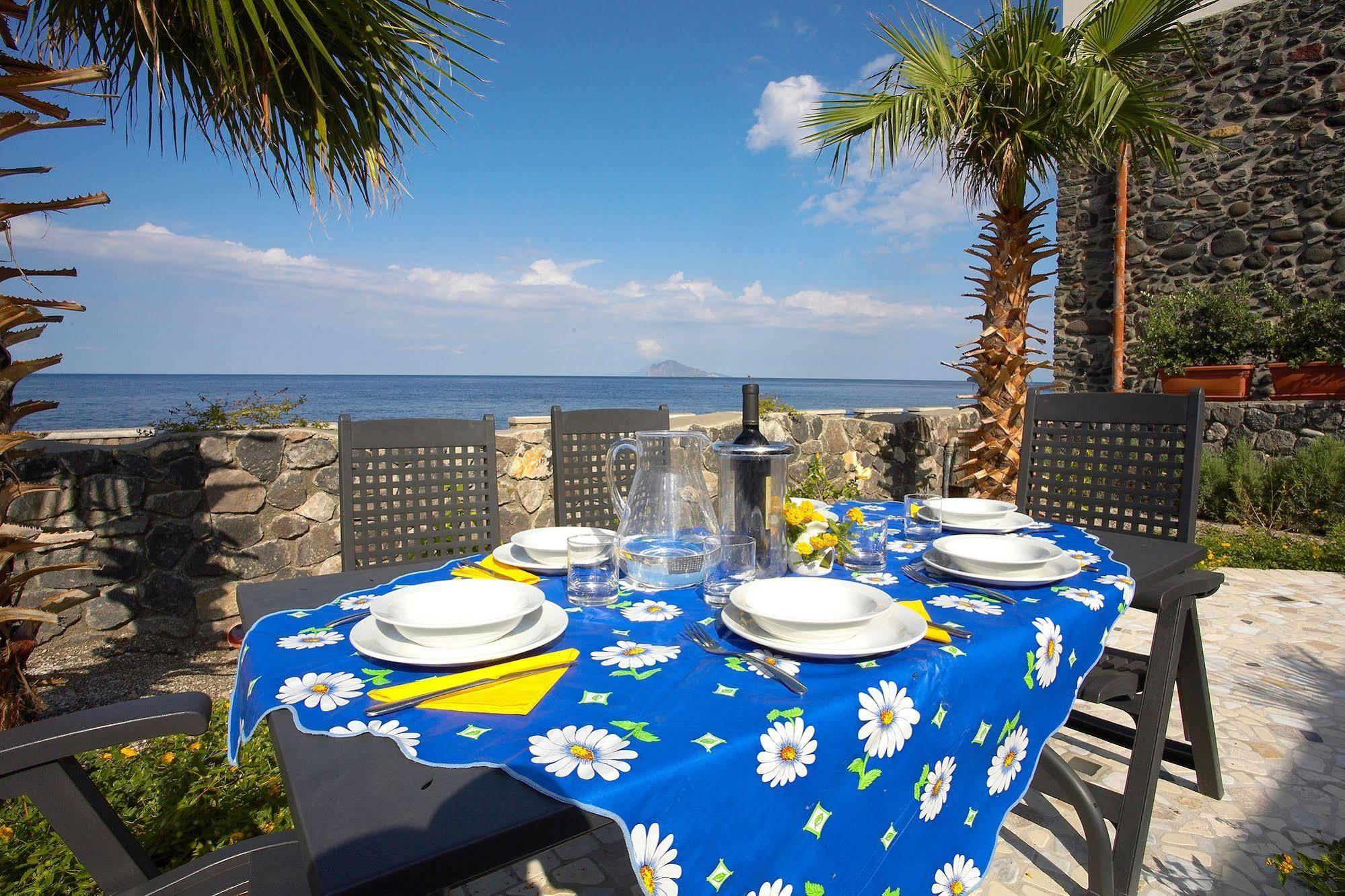 Hotel Residence Acquacalda Липари Екстериор снимка